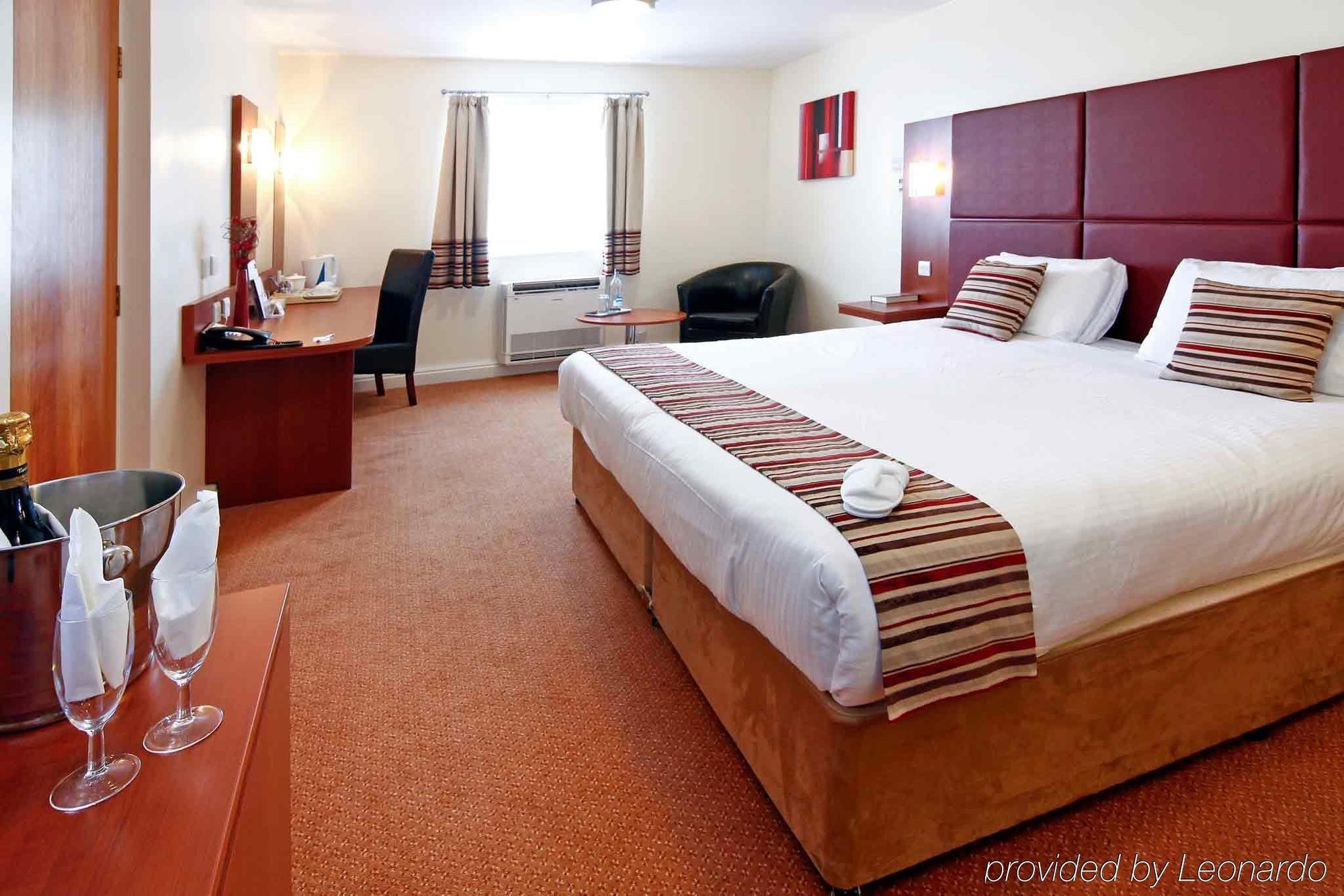 South Marston Hotel And Leisure Club Swindon Zimmer foto